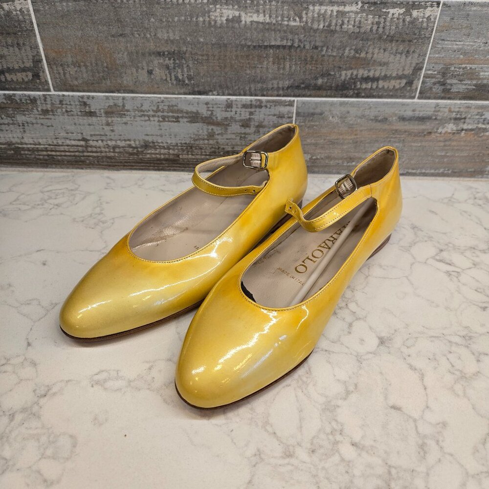 Maraolo Yellow Flats Like NEW
